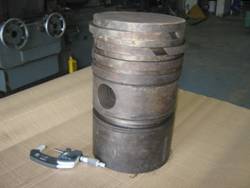 Piston en fonte d’un diamètre de  230 mm